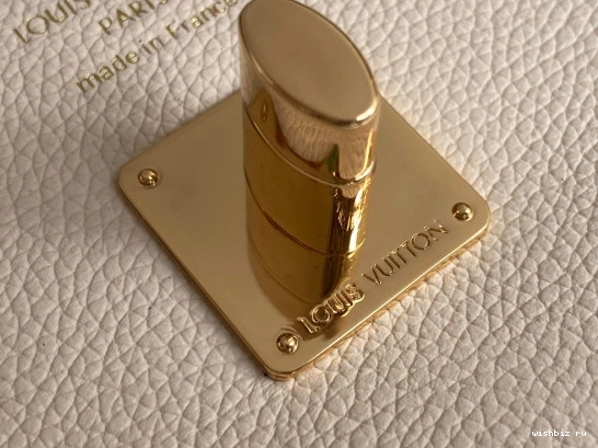 WIS pouch Vuitton Lockme Louis 0202